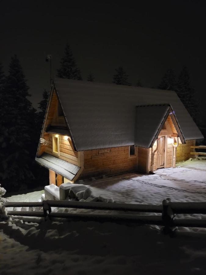 Goralskie Pod Gontem Na Polanie Pajakowka